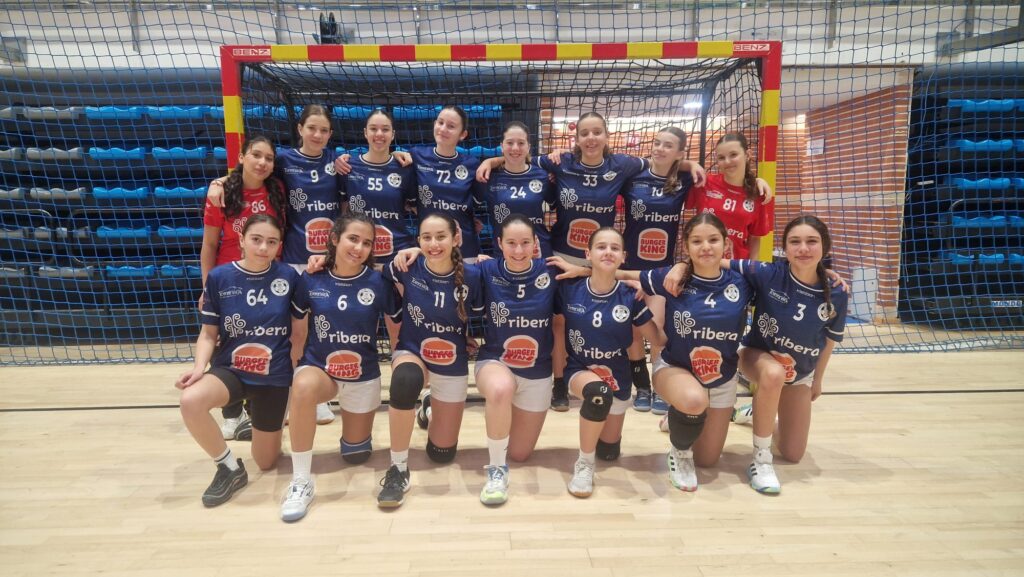 Equipo infantil femenino de balonmano del CBM Mare Nostrum Torrevieja