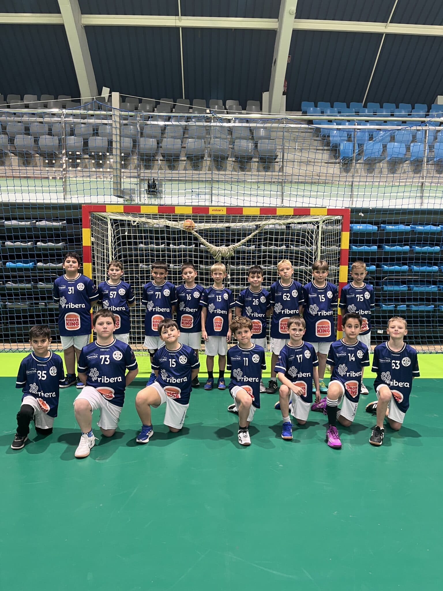 Equipo benjamín masculino de balonmano del CBM Mare Nostrum Torrevieja