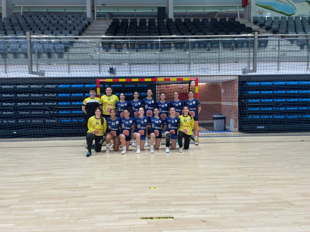 Equipo cadete A femenino de balonmano del CBM Mare Nostrum Torrevieja